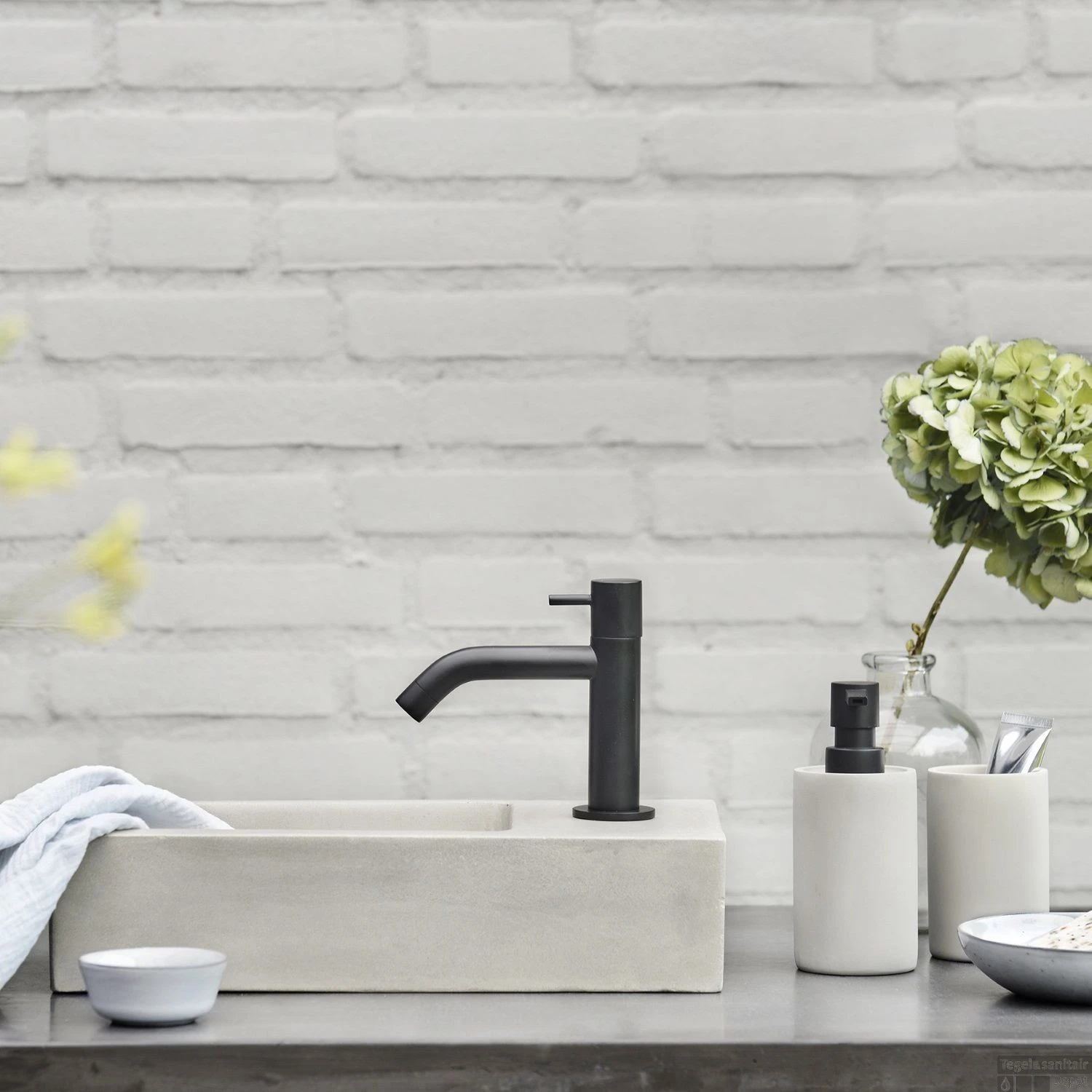 Fonteinkraan Differnz Mix Gebogen Mat Zwart 6 Fonteinkraan Differnz Mix Gebogen Mat Zwart - Afbeelding 4