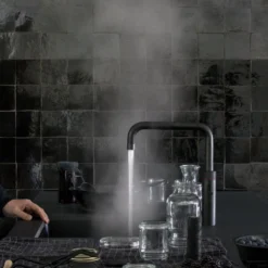 Quooker Fusion Square Mat Zwart Met PRO3 VAQ-E Boiler -Exporteren Badkamer Top Winkel fusionblack01 steriliseren