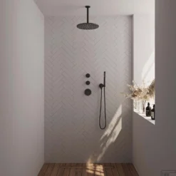 Regendoucheset Inbouw Brauer Black Carving Thermostatisch 30cm Met Plafondarm En Handdouche Staaf Losse Stopkranen Mat Zwart -Exporteren Badkamer Top Winkel regendoucheset inbouw brauer black carving thermostatisch 30cm met plafondarm en handdouche staaf losse stopkranen sfeer1