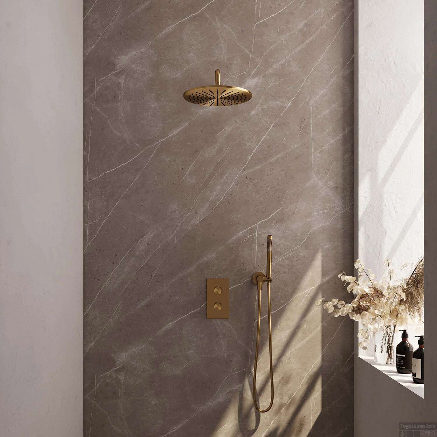 Regendoucheset Inbouw Brauer Gold Carving Thermostatisch 30cm Met 3-Weg Omstelling, Gebogen Wandarm En Staaf Handdouche Geborsteld Goud